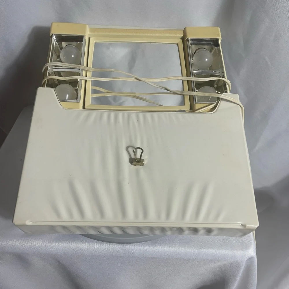 Vintage Lite-Fantastik Lighted Makeup Mirror 1970s Portable Works